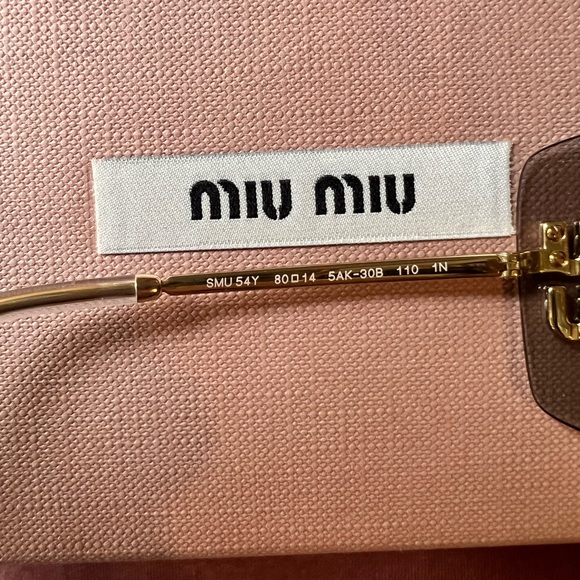 Miu miu runway sunglasses BNIB - Picture 4 of 7